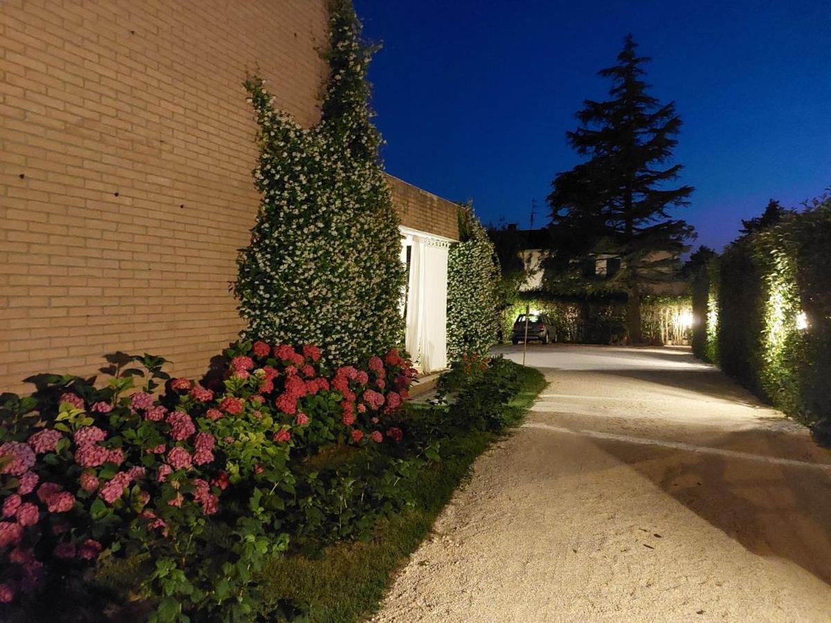 ヌマーナ Aura Relais Bed & Breakfast エクステリア 写真